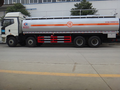 解放J6-16噸油罐車 可靠耐用的公路油品運輸專家